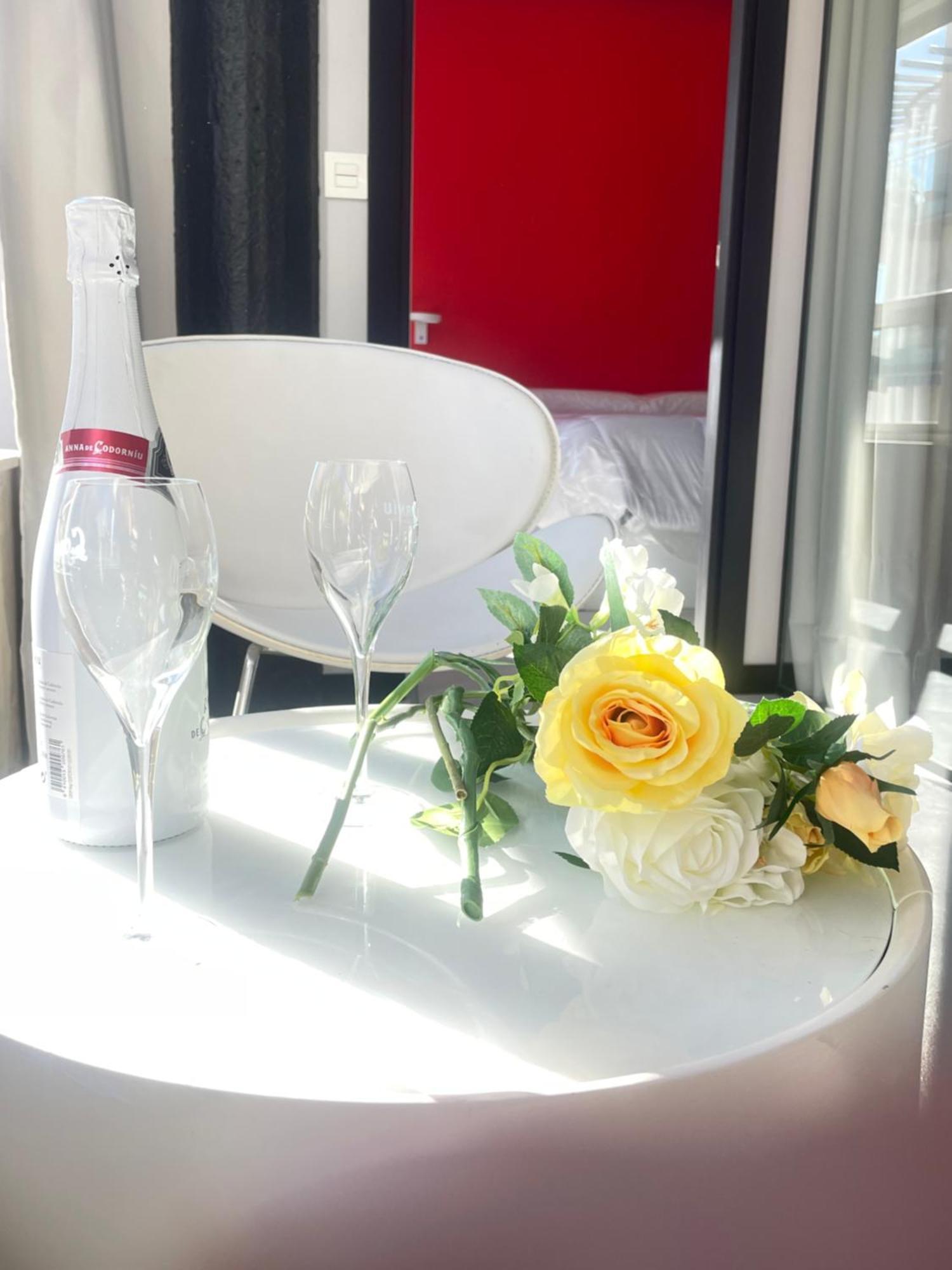 Lahola Glam Suites توريمولينوس المظهر الخارجي الصورة
